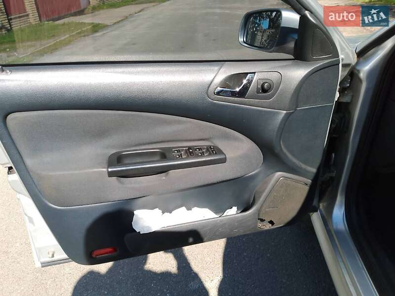 Лифтбек Skoda Octavia 2004 в Немишаево