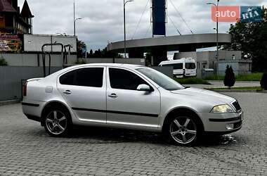 Лифтбек Skoda Octavia 2004 в 