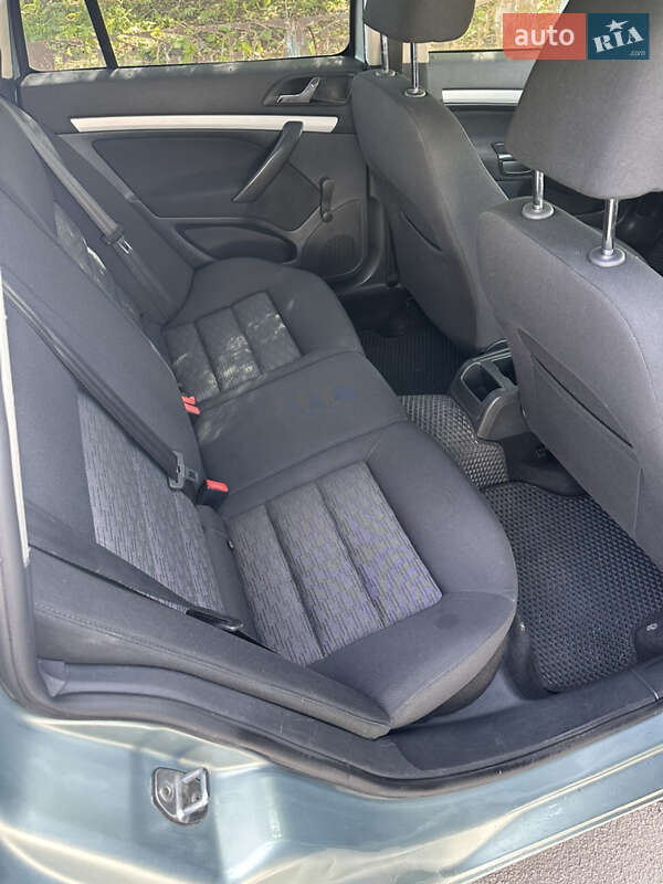 Универсал Skoda Octavia 2009 в Староконстантинове