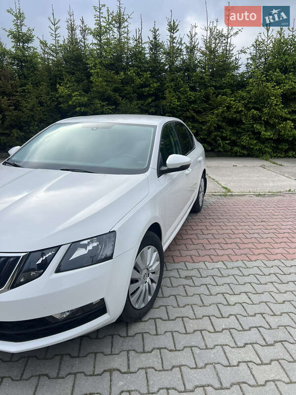 Ліфтбек Skoda Octavia 2018 в 