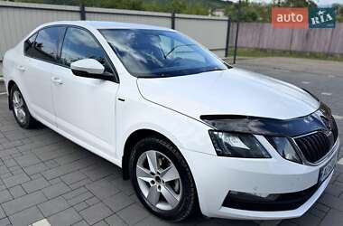 Лифтбек Skoda Octavia 2017 в Сваляве