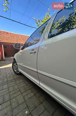 Лифтбек Skoda Octavia 2010 в 