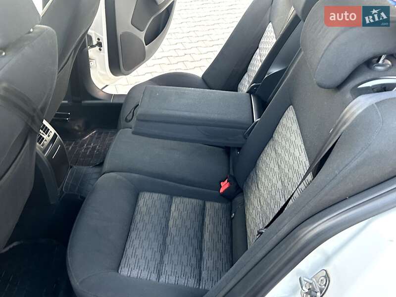 Лифтбек Skoda Octavia 2011 в Львове