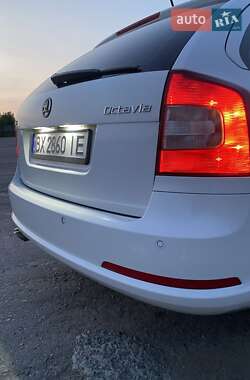 Универсал Skoda Octavia 2010 в 