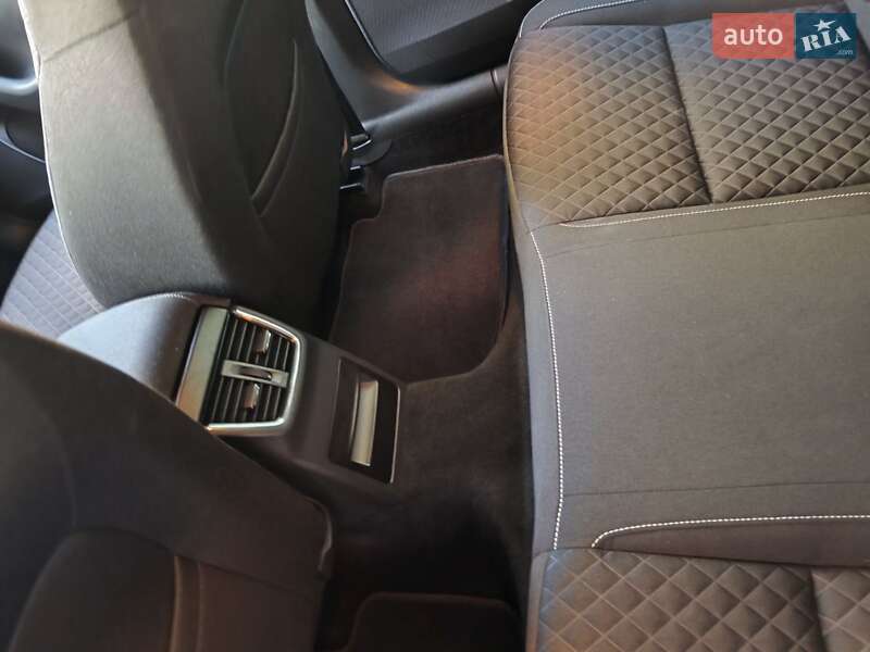 Універсал Skoda Octavia 2017 в Звягелі