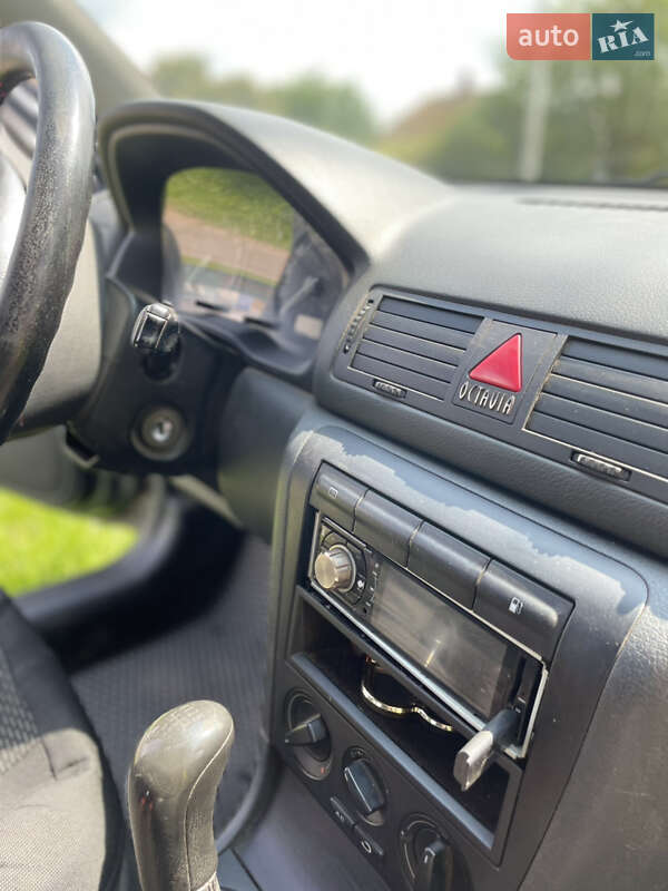 Лифтбек Skoda Octavia 2007 в Тростянце