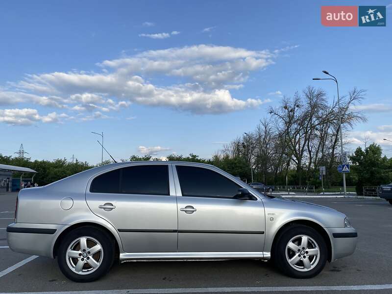 Ліфтбек Skoda Octavia 2004 в 