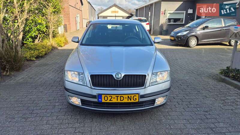 Лифтбек Skoda Octavia 2006 в Гадяче
