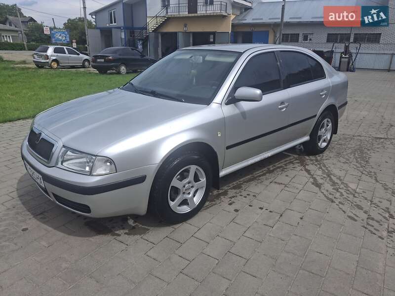 Лифтбек Skoda Octavia 2005 в 