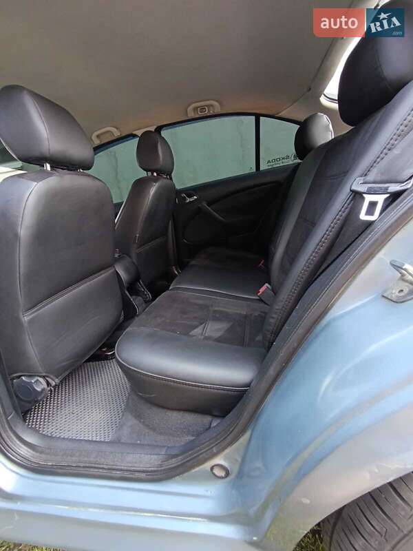 Ліфтбек Skoda Octavia 2003 в Погребище