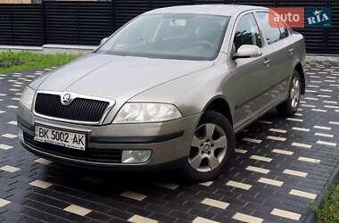 Ліфтбек Skoda Octavia 2007 в Рівному