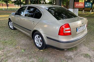 Ліфтбек Skoda Octavia 2004 в Ромнах