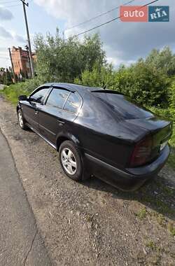 Лифтбек Skoda Octavia 2004 в 