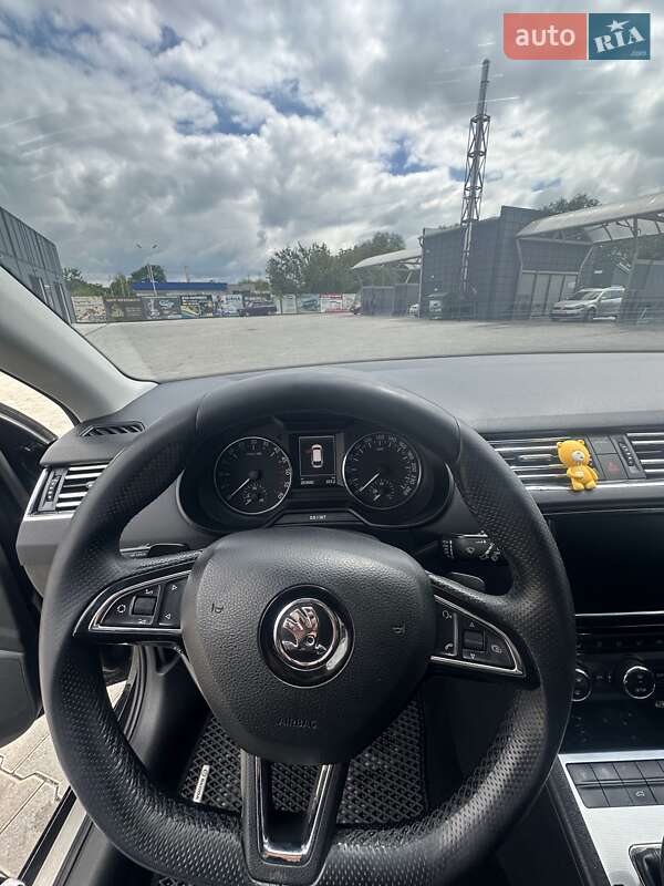 Универсал Skoda Octavia 2015 в Звягеле