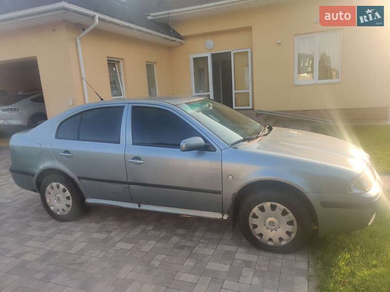 Лифтбек Skoda Octavia 2005 в 