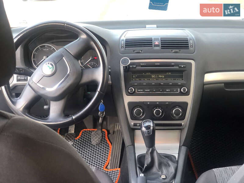 Універсал Skoda Octavia 2012 в Дніпрі