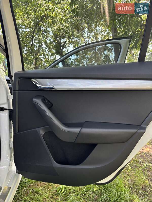 Лифтбек Skoda Octavia 2016 в Умани