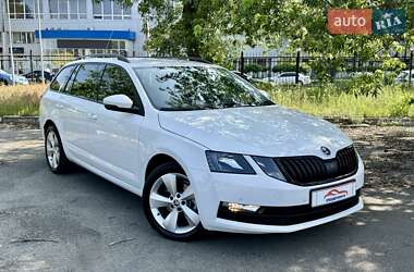 Универсал Skoda Octavia 2021 в Киеве