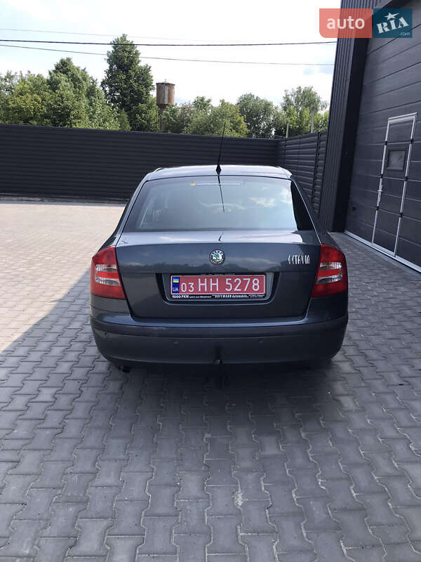 Лифтбек Skoda Octavia 2006 в Луцке