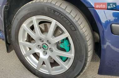 Лифтбек Skoda Octavia 2001 в 