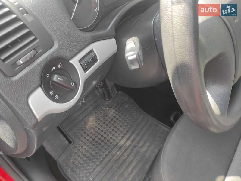 Универсал Skoda Octavia 2006 в Сарнах