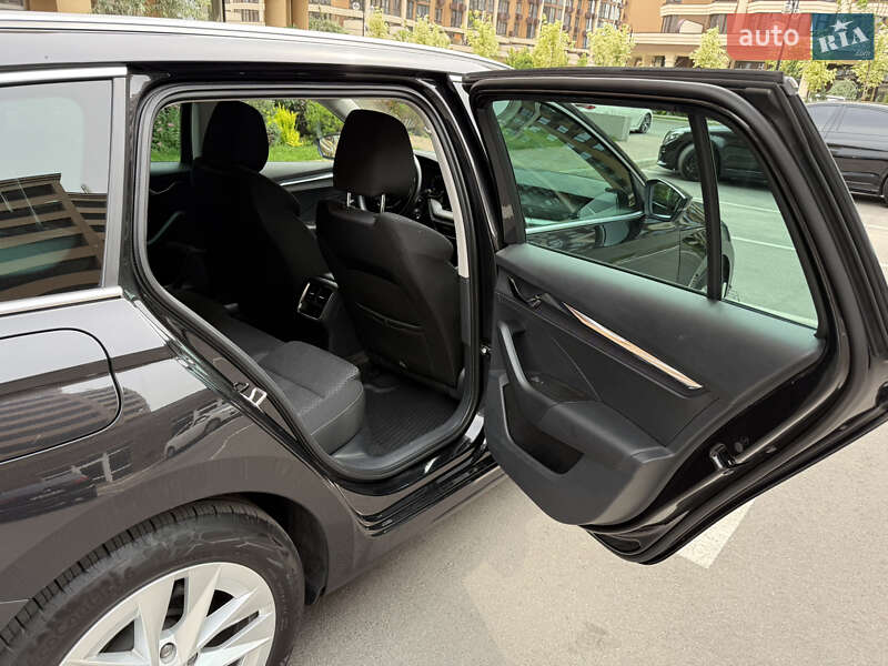 Универсал Skoda Octavia 2021 в Киеве