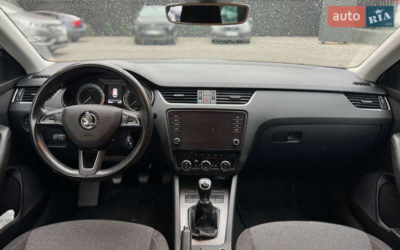 Універсал Skoda Octavia 2019 в Чернівцях