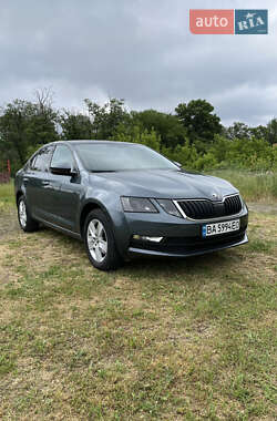 Лифтбек Skoda Octavia 2017 в Кропивницком