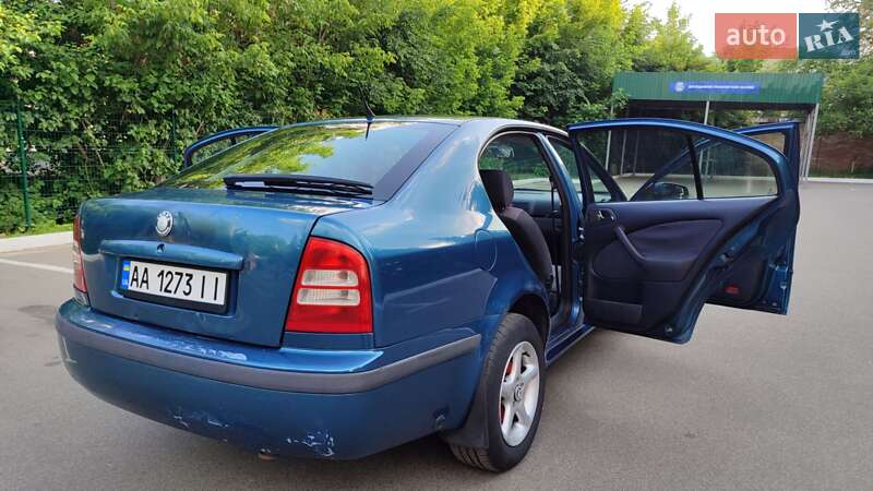 Лифтбек Skoda Octavia 2003 в Буче