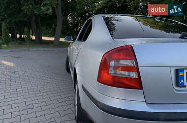 Лифтбек Skoda Octavia 2008 в 
