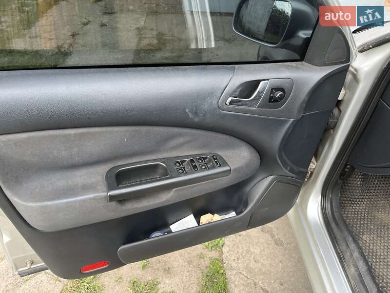 Лифтбек Skoda Octavia 2002 в Полтаве