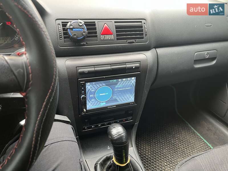 Лифтбек Skoda Octavia 2002 в Полтаве