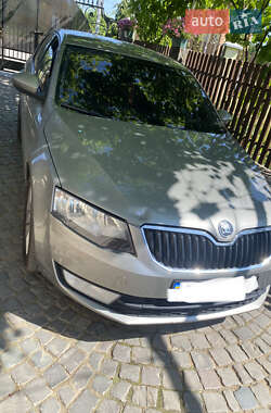 Універсал Skoda Octavia 2014 в Ужгороді