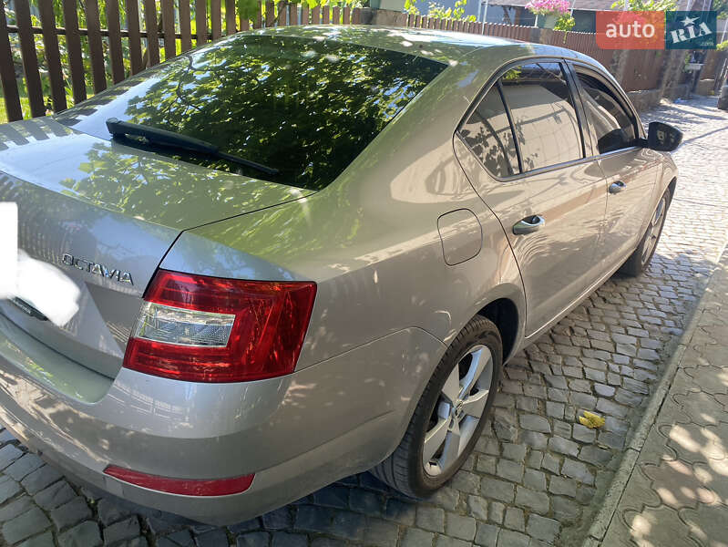 Універсал Skoda Octavia 2014 в Ужгороді