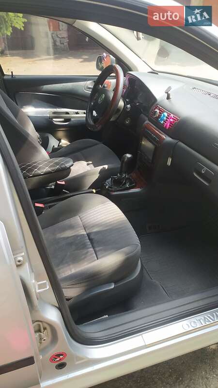 Універсал Skoda Octavia 2001 в Харкові