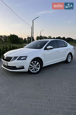 Лифтбек Skoda Octavia 2017 в Золочеве