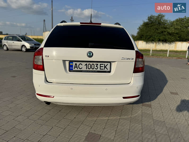 Універсал Skoda Octavia 2012 в Володимирі