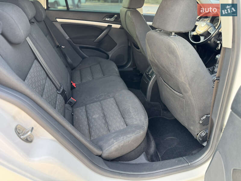 Універсал Skoda Octavia 2012 в Володимирі