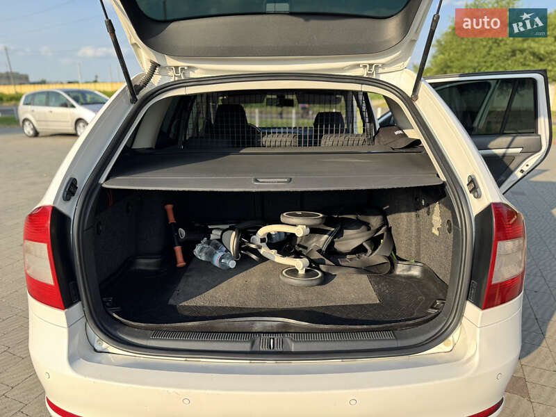 Універсал Skoda Octavia 2012 в Володимирі