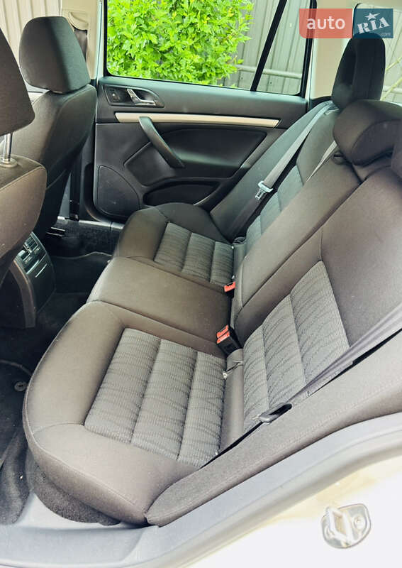 Універсал Skoda Octavia 2012 в Житомирі