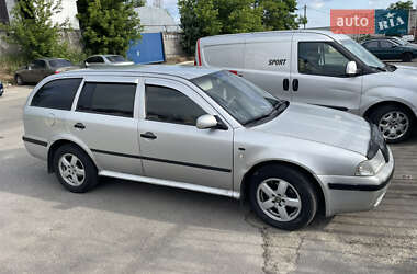Універсал Skoda Octavia 2006 в Бучі