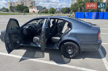 Хэтчбек Skoda Octavia 2005 в 