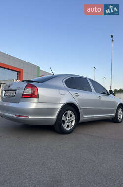Лифтбек Skoda Octavia 2009 в 