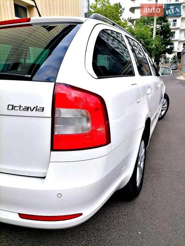 Универсал Skoda Octavia 2012 в Одессе