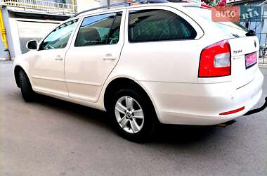 Универсал Skoda Octavia 2012 в 