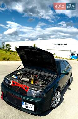 Лифтбек Skoda Octavia 2002 в 
