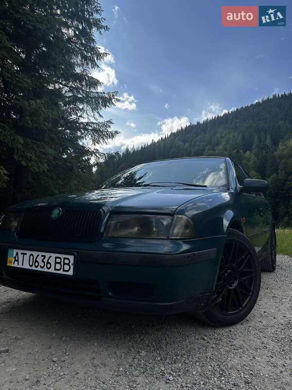 Лифтбек Skoda Octavia 1997 в Ворохте