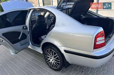 Лифтбек Skoda Octavia 2000 в 