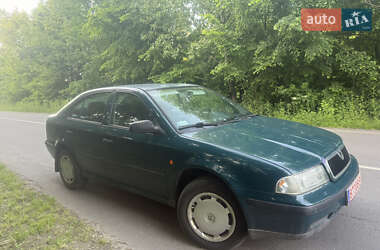 Лифтбек Skoda Octavia 2000 в 