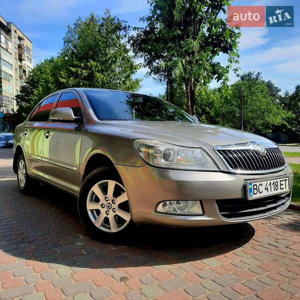 Лифтбек Skoda Octavia 2009 в Львове
